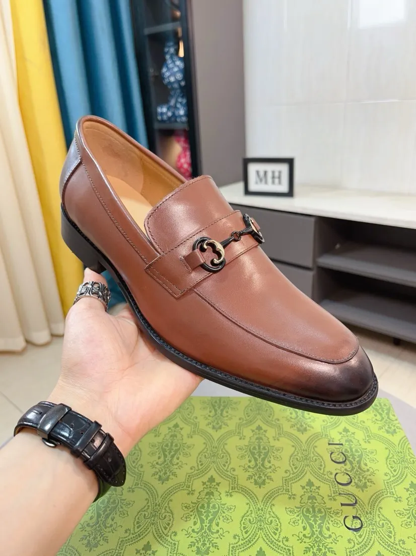 Men's shoes 💰500🌹🌹[GUCCI Gucci] A new style of formal men's leather shoes is coming ~ The original quality upper is made of Italian cowhide➕The leather is soft and delicate, comfortable and soft. The top layer of genuine leather, rubber wear-resistant outsole, the shoe shape is dignified and domineering, and the luxury charm is not concealed! The natural and free nouveau riche leads the trend. Code number: 38-44